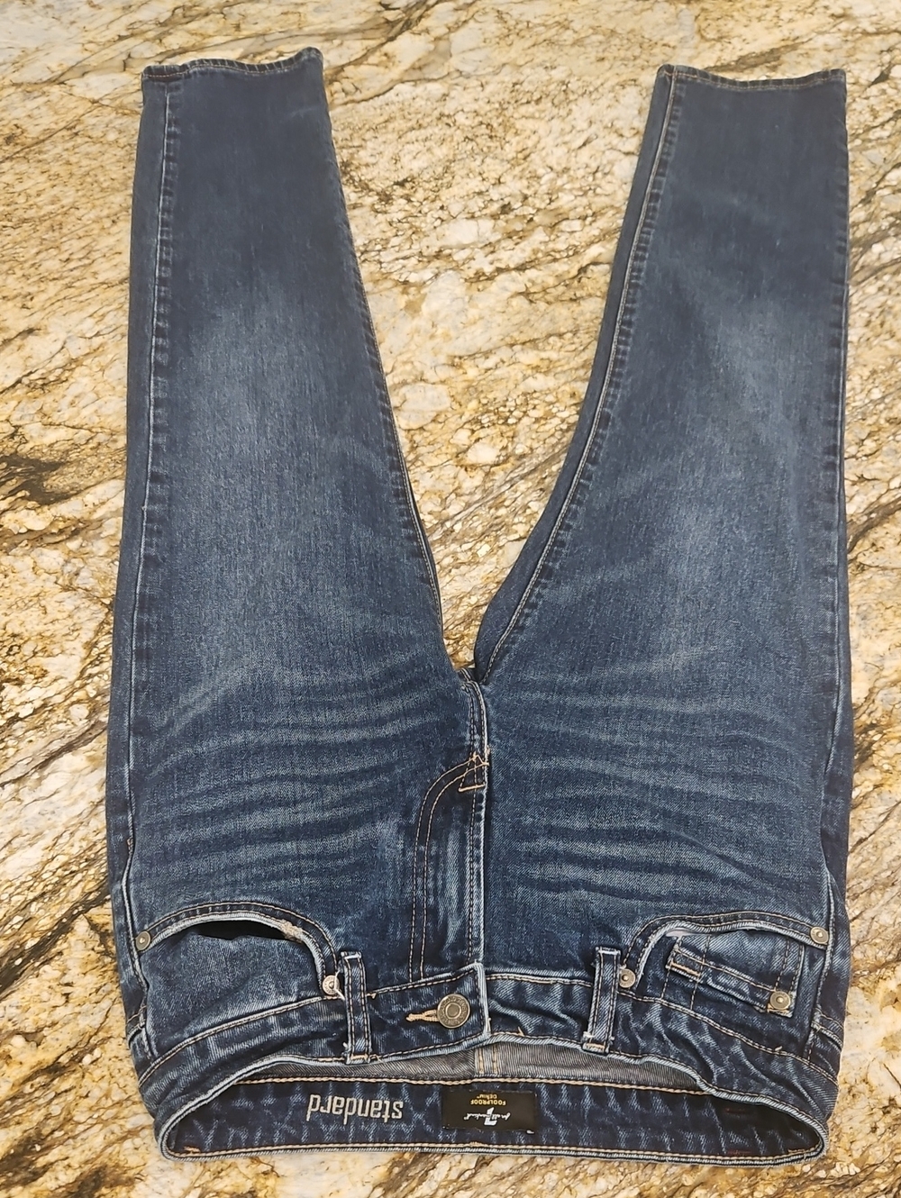 7 for all mankind Standard Dark Wash Jeans. Size 12P Junior Inseam 27" Rise 8.5"